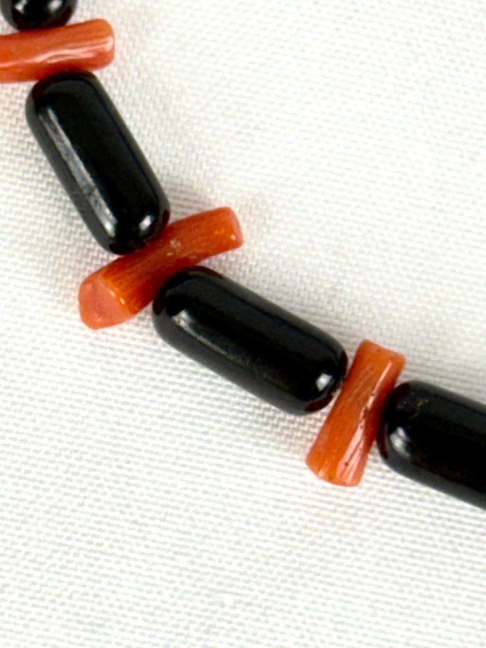 3 Vintage Bracelets Onyx and Orange Coral from Jamaica Handmade - Picture 3 of 9